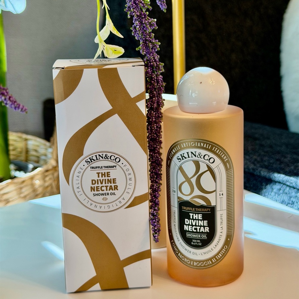 SKIN&CO The Divine Nectar Shower Oil
